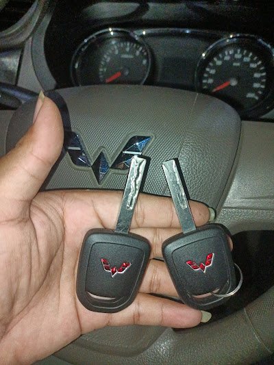 Buka Pintu Mobil Terkunci